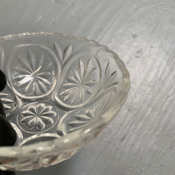 Vintage Cut Glass Decorative Bowl Catchall Tray Dish Candy Jewelry Crystal Keys - Picture 3 of 6